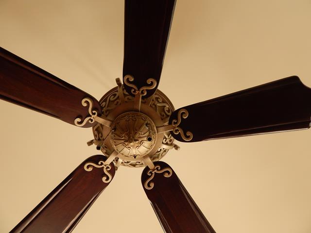 metal-scroll-wood-five-blade-ceiling-fan