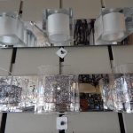 three-light-mirrored-glass-vanity-fixture